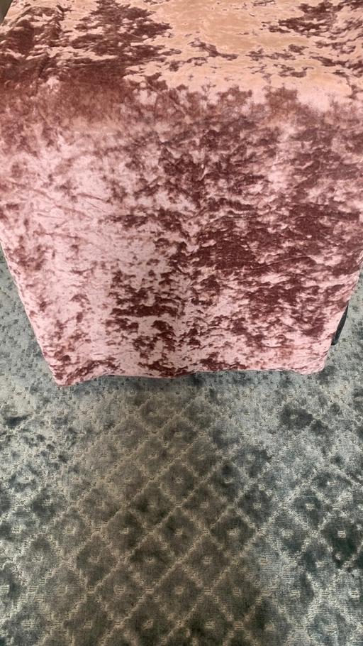 Buy & Sell Watford Town Centre Watford - Photos for Mauve crushed velvet curtain