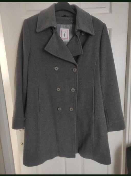  — Ladies coat