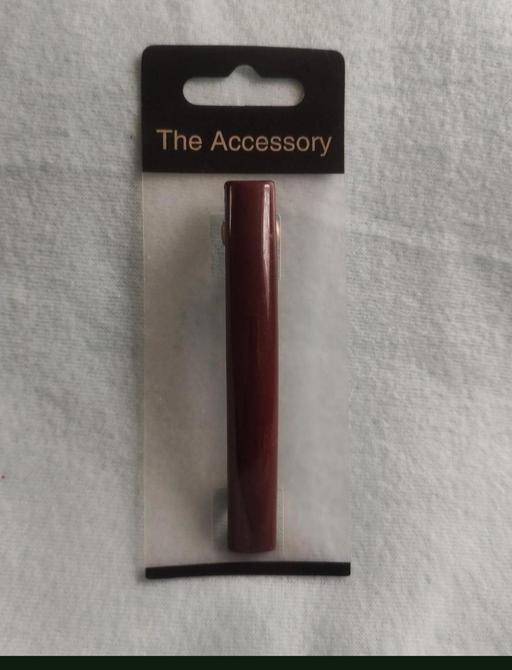  — Hair clip