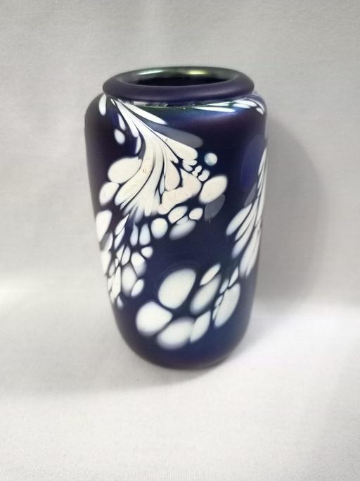 Buy & Sell Hall Green Birmingham - Photos for VINTAGE IRIDESCENT GLASS VASE.