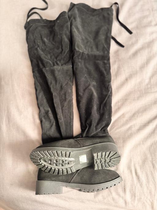  — The-Knee Boot