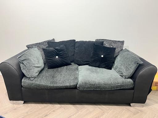 Buy & Sell Sileby Charnwood - Photos for Stylish DFS 2 seater sofa