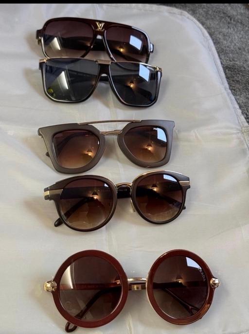  — Women’s sunglasses