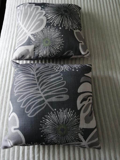 Buy & Sell Wednesfield Wolverhampton - Photos for (2) Cushions 