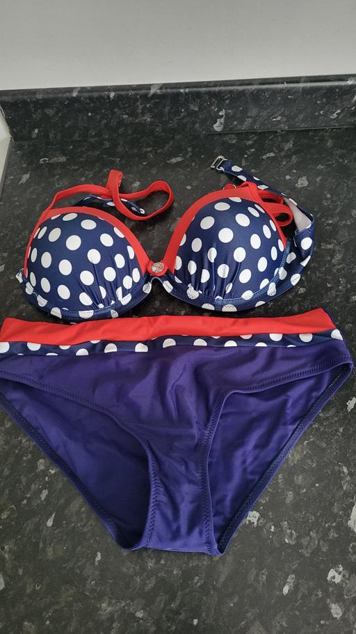  — bikini
