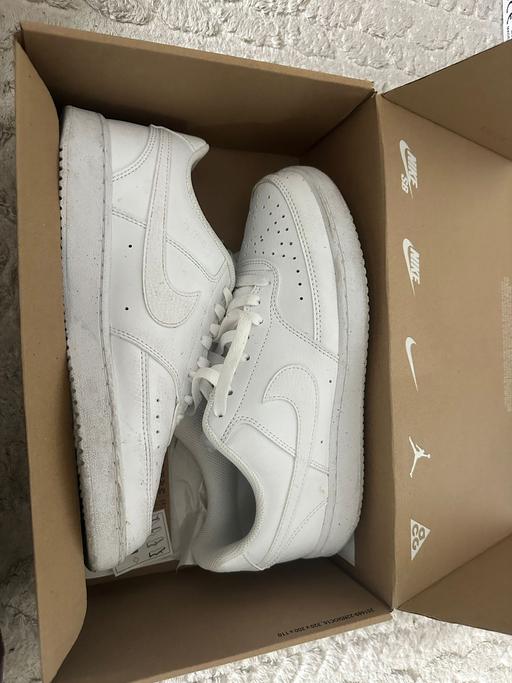  — nike trainers