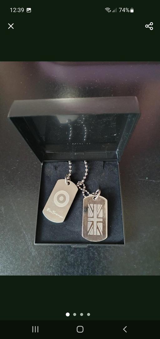  — Ben sherman dog tags necklace