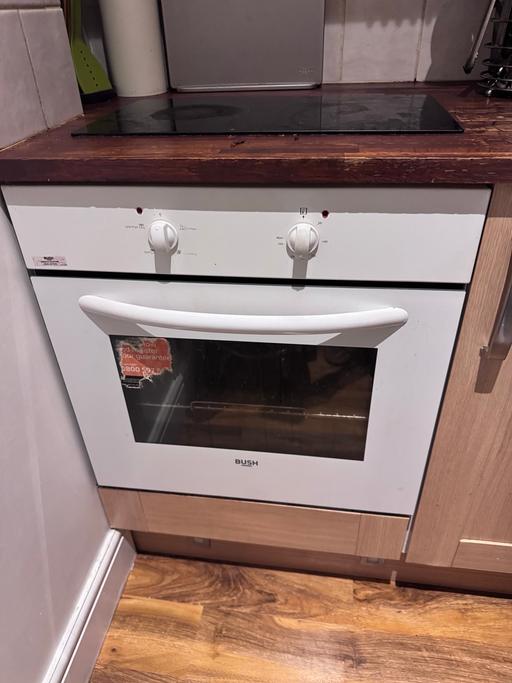 Buy & Sell Streatham Common South West London - Photos for Built-in Bush electric oven clean -White