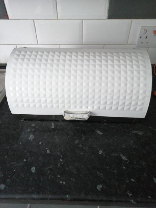 Buy & Sell Wednesfield Wolverhampton - Photos for Breadbin (plastic bit burnt on handle