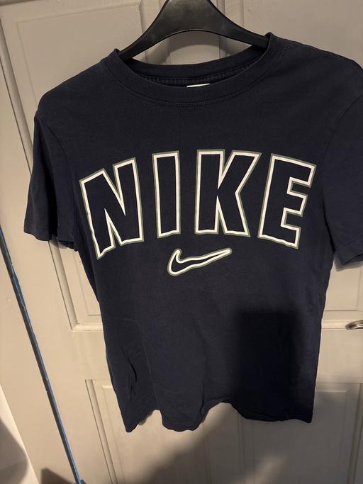  — Nike t shirt XS collection only