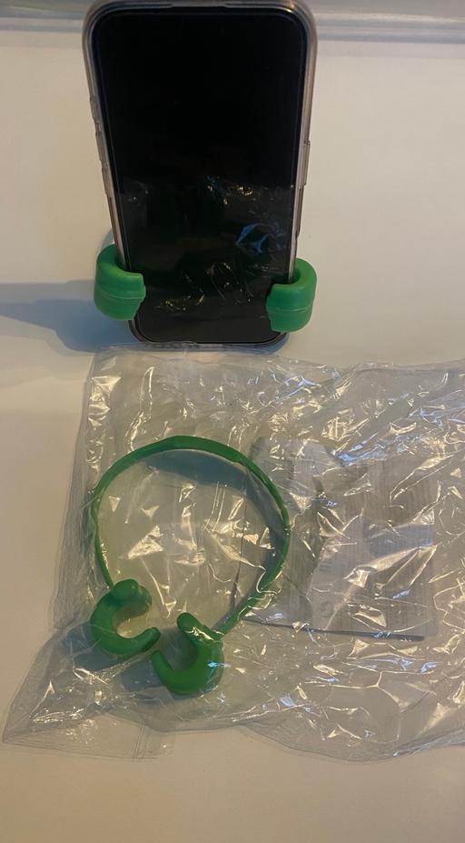 — Kids phone holder