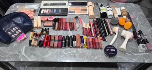  — Extra Large Bundle of Makeup Items