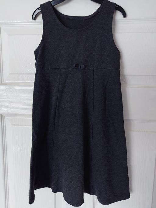  — Girls grey school dress size 6-7 years