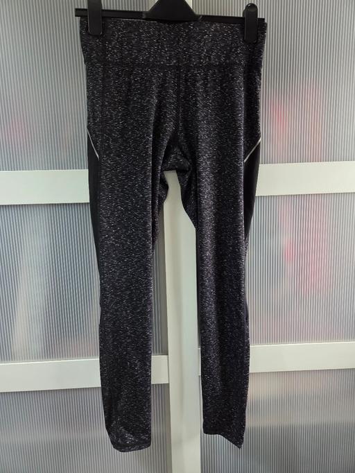  — Size M NEW LOOK sports leggings