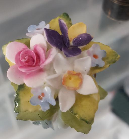  — Vintage ceramic mixed flowers brooch