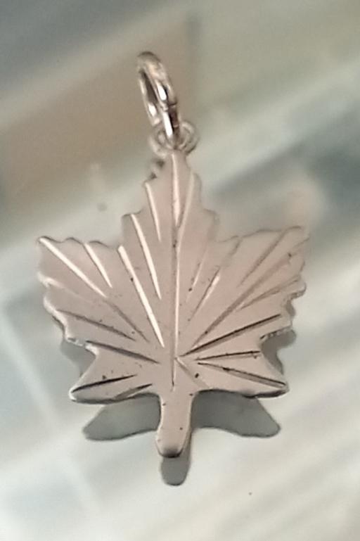  — vintage bond boyd sterling silver leaf charm