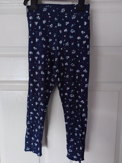  — Girls navy leggings size 5-6 years