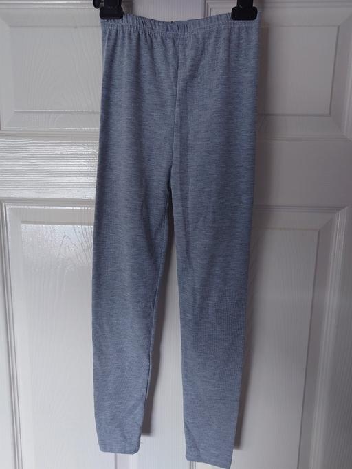  — Girls grey leggings size 9-10 years