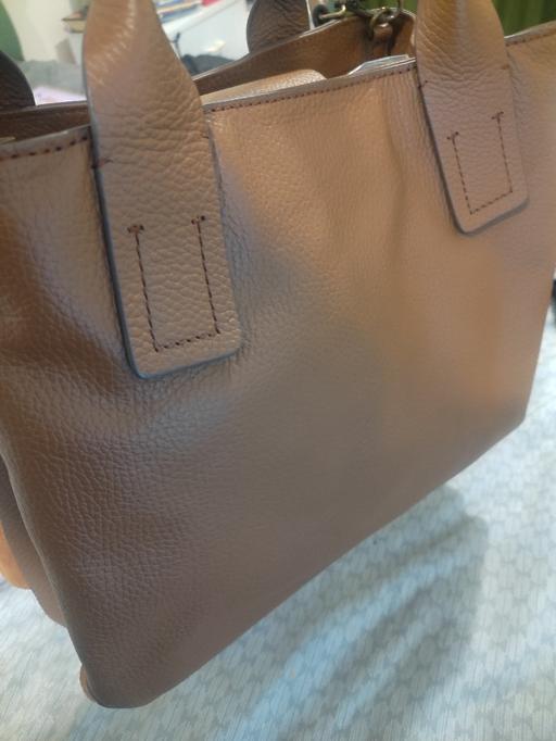 Buy & Sell Uxbridge Hillingdon - Photos for Genuine Leather Clarks cross body bag