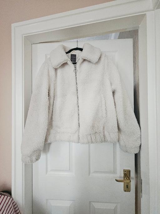 Buy & Sell Newton Doncaster - Photos for Soft feel fluffy coat, size large.