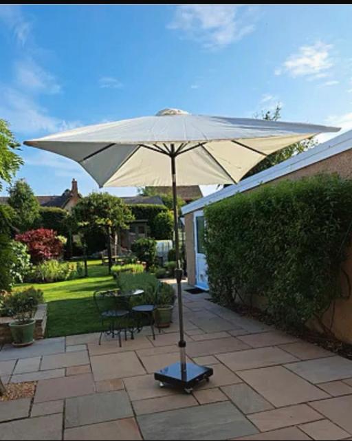 Buy & Sell Shortlands Bromley - Photos for Cream Fabric Parasol - 2x3m - Brand New