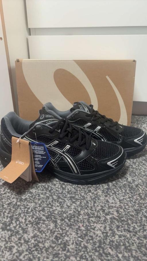  — asics size 7.5 men’s trainers