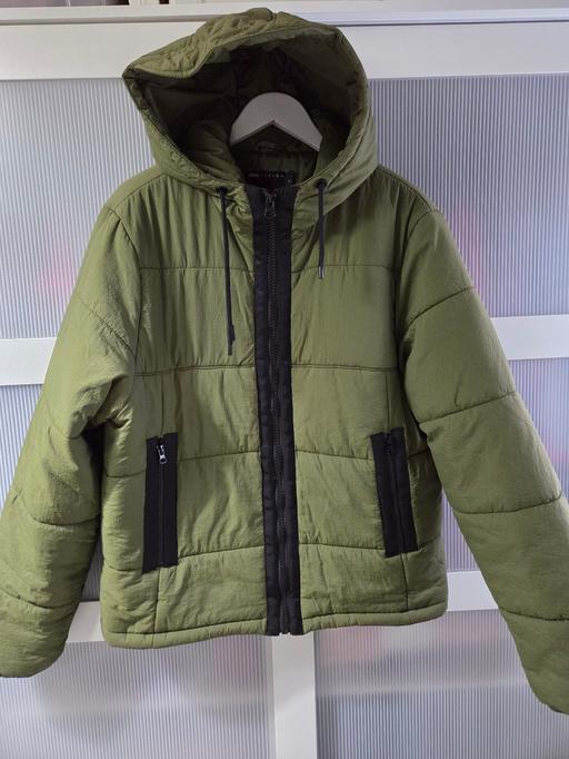  — Size M mens ASOS khaki puffer coat