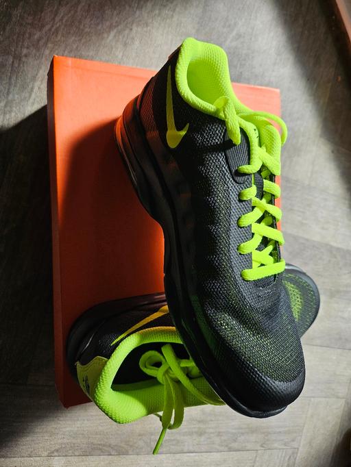 — nike air max invigor junior