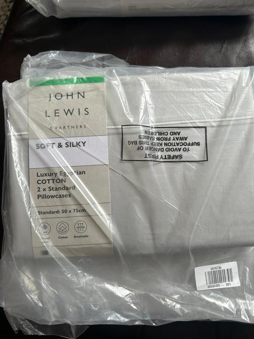 Buy & Sell Westferry East London - Photos for King Size Duvet cover + 2 pillowcases