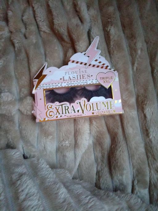  — Plouise xxl Lashes