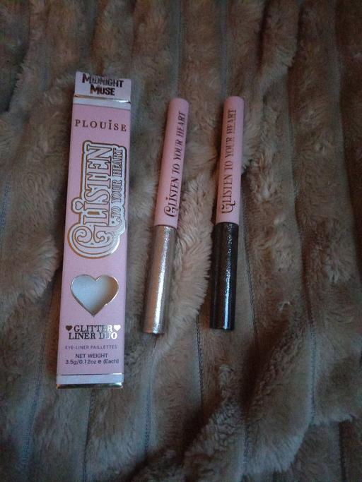  — Plouise glitter liner duo