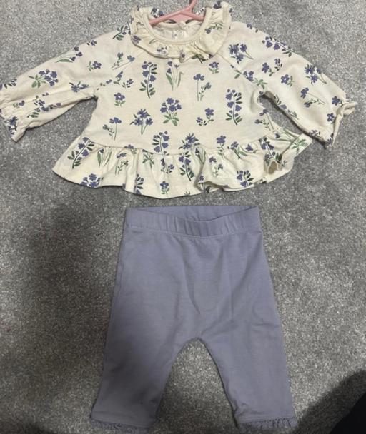  — Baby girl set top and bottoms