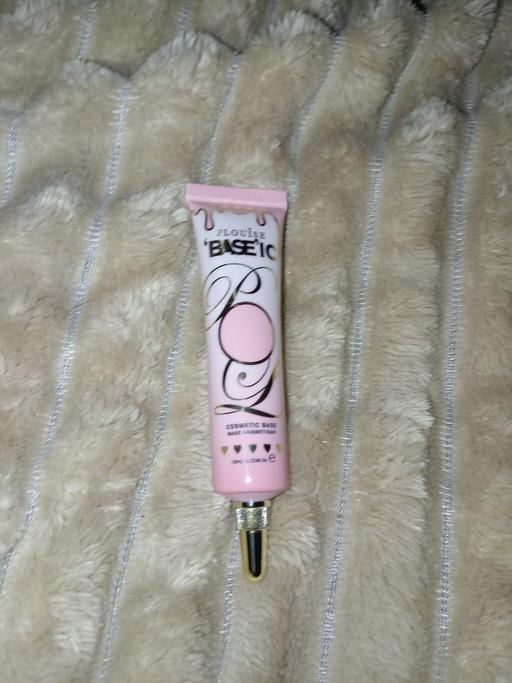 — Plouise Cosmetic Base