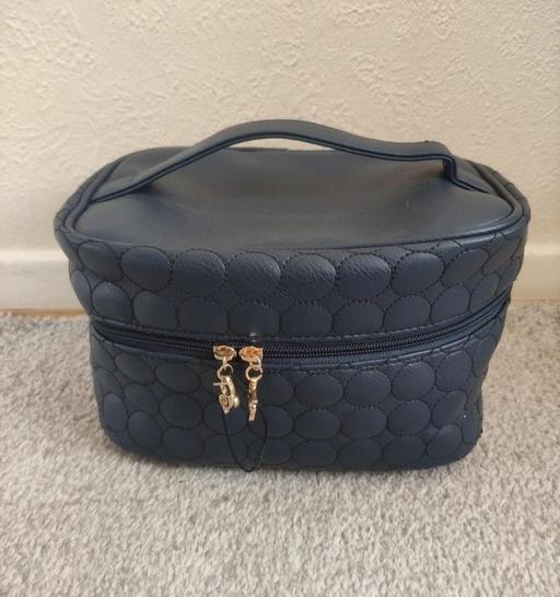 Buy & Sell Grafton Street Industrial Estate West Northamptonshire - Photos for New makeup bag