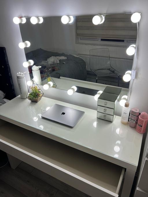 Buy & Sell Edmonton North London - Photos for White dressing table