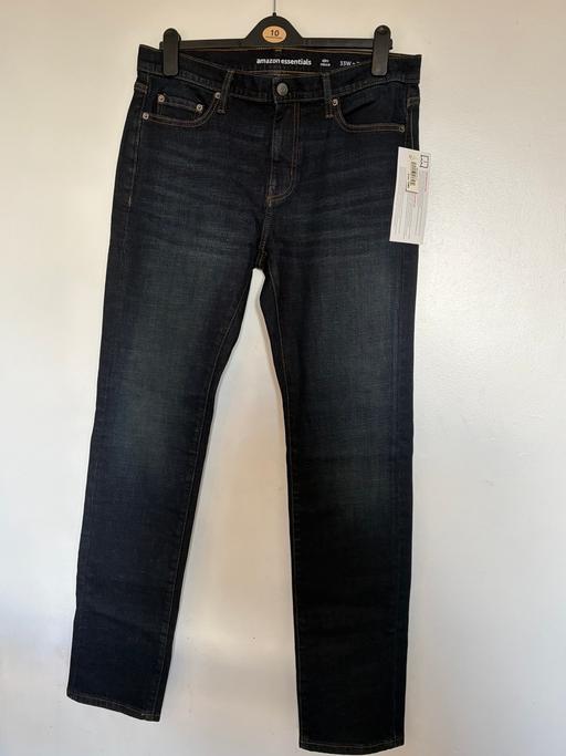  — Modern Men's Trousers for All Occasions