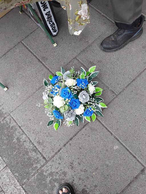 Buy & Sell Camp Hill Birmingham - Photos for artifical flowers display blue grey and white