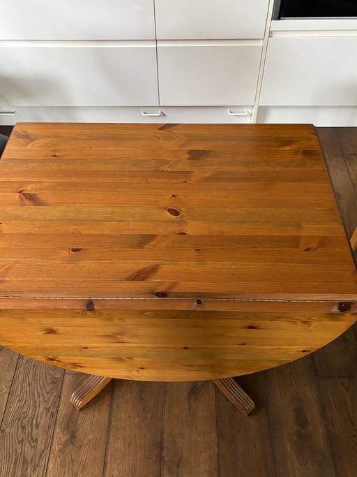 Buy & Sell Hersham Elmbridge - Photos for 2 leaf dining table