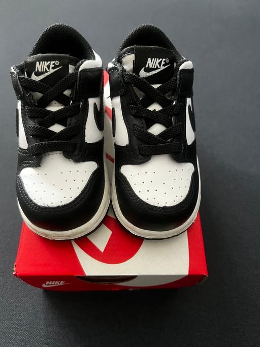  — Nike dunk low - black and white 5.5
