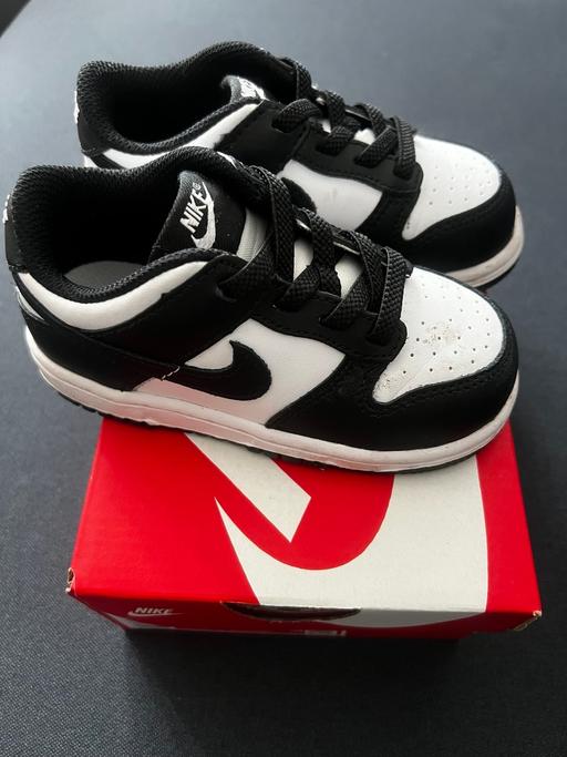  — Nike dunk low - black and white 7.5
