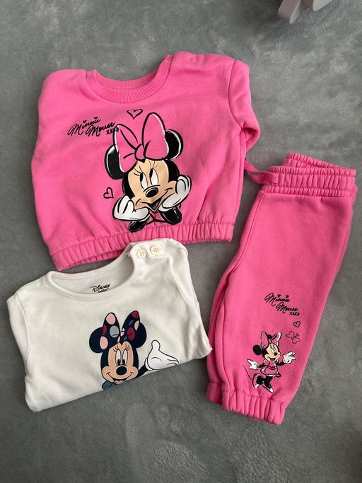  — Minnie Mouse outfit