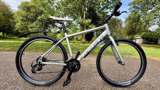 Buy & Sell Finsbury Park North London - Photos for Unisex bike, Carrera Parva Hybrid Bike