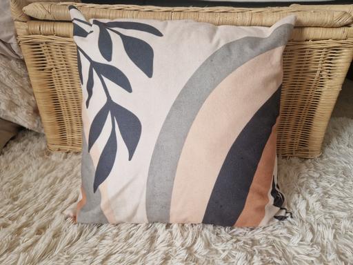 Buy & Sell Hall Green Birmingham - Photos for natural cream printed scatter cushion