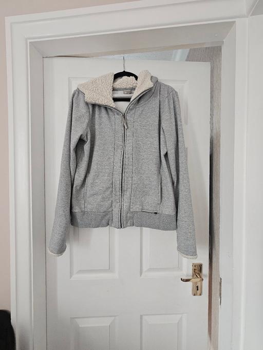 Buy & Sell Newton Doncaster - Photos for Ladies Bench hoodie, size Large.