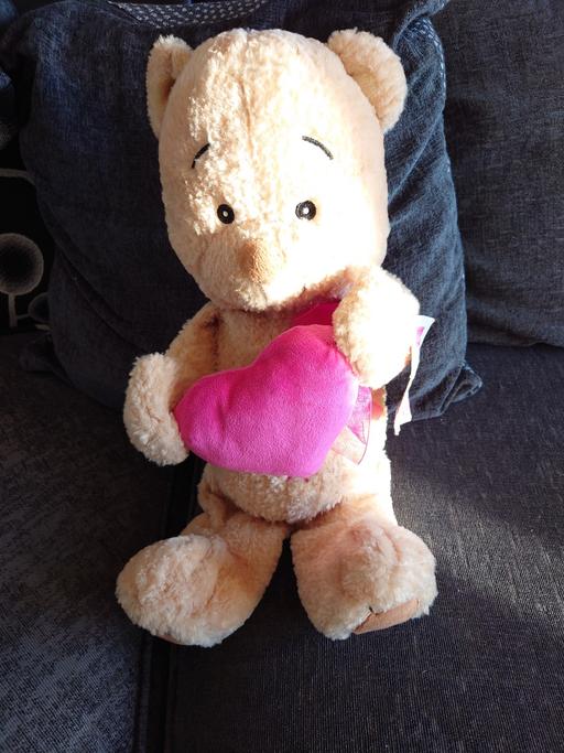  — Large cuddle me teddy bear soft toy