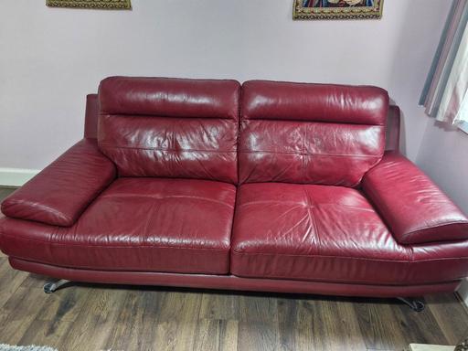 Buy & Sell Bessacarr Doncaster - Photos for 2 red leather sofas