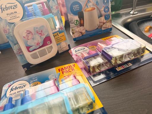 Buy & Sell Coleshill North Warwickshire - Photos for Febreze air wick bundle
