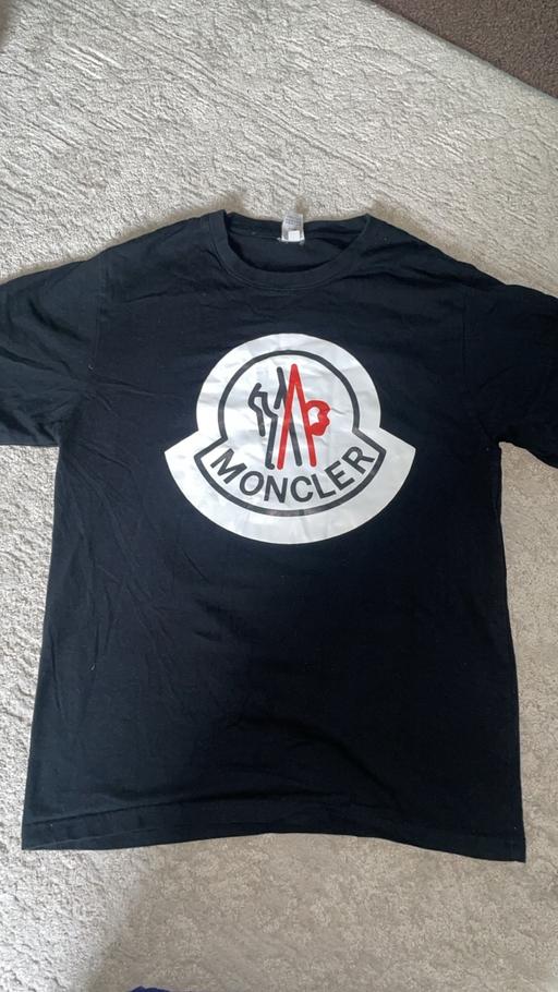  — Men’s top