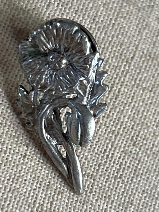  — Pin brooch