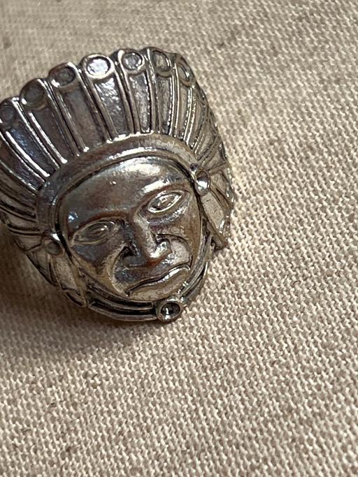  — Beautiful vintage ring